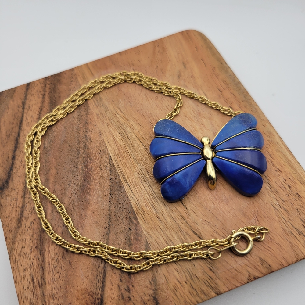 Vintage Blue and Gold Tone Butterfly Pendant Necklace 16"